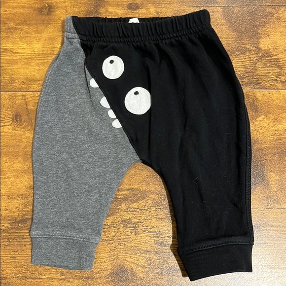 GAP Other - BABY GAP Infant 3-6mo Cotton Monster Face Appliqué Sweatpants Joggers Black Gray